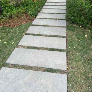 锦州 芝麻黑小区踏步、汀步石铺装效果