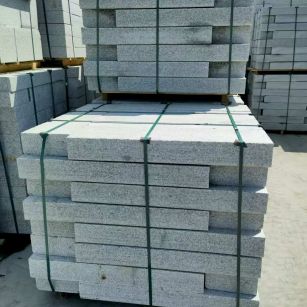 锦州 芙蓉白花岗岩路沿石、平石尺寸标准，色泽均匀