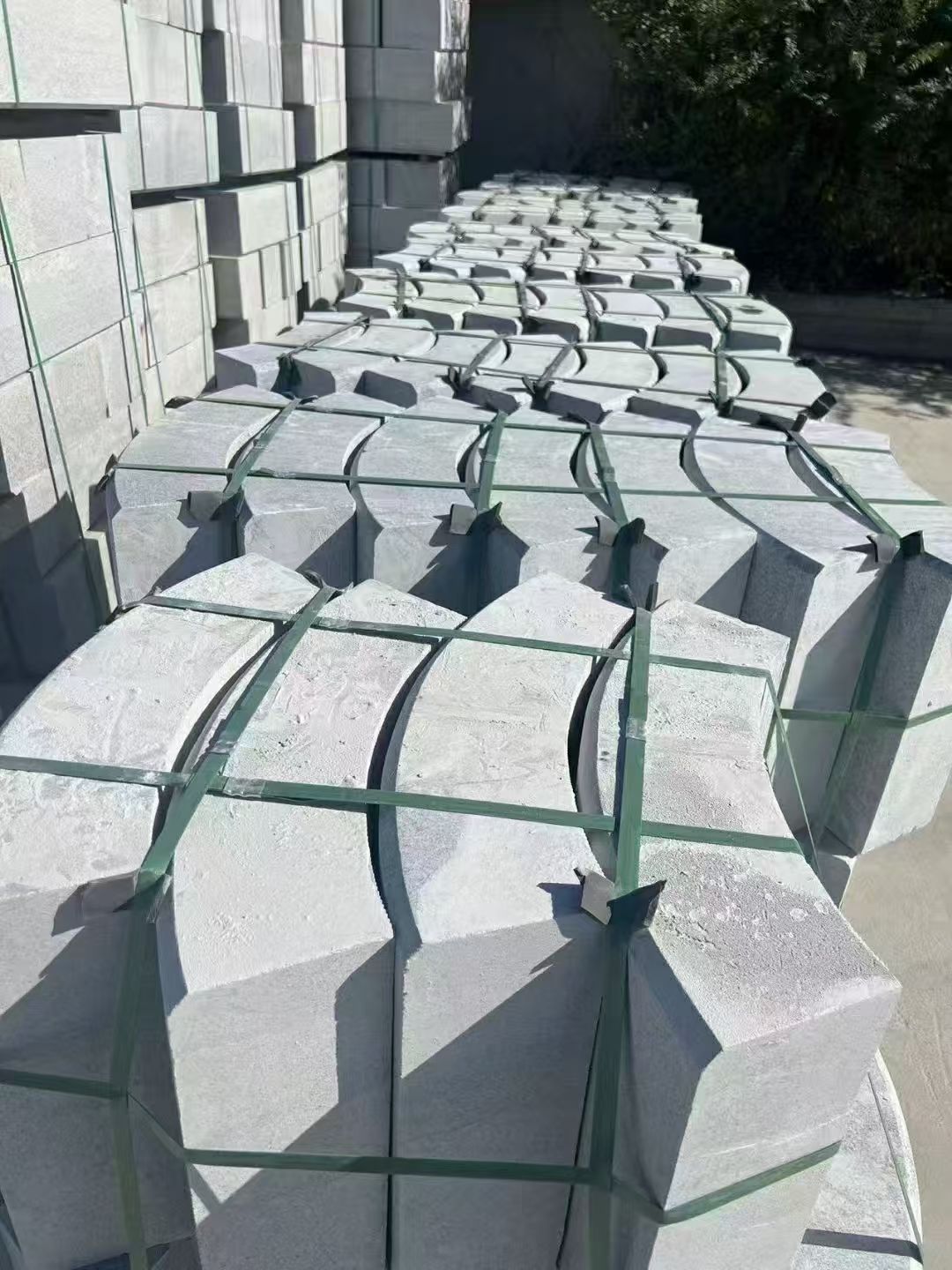 锦州 芝麻灰弧形路沿石