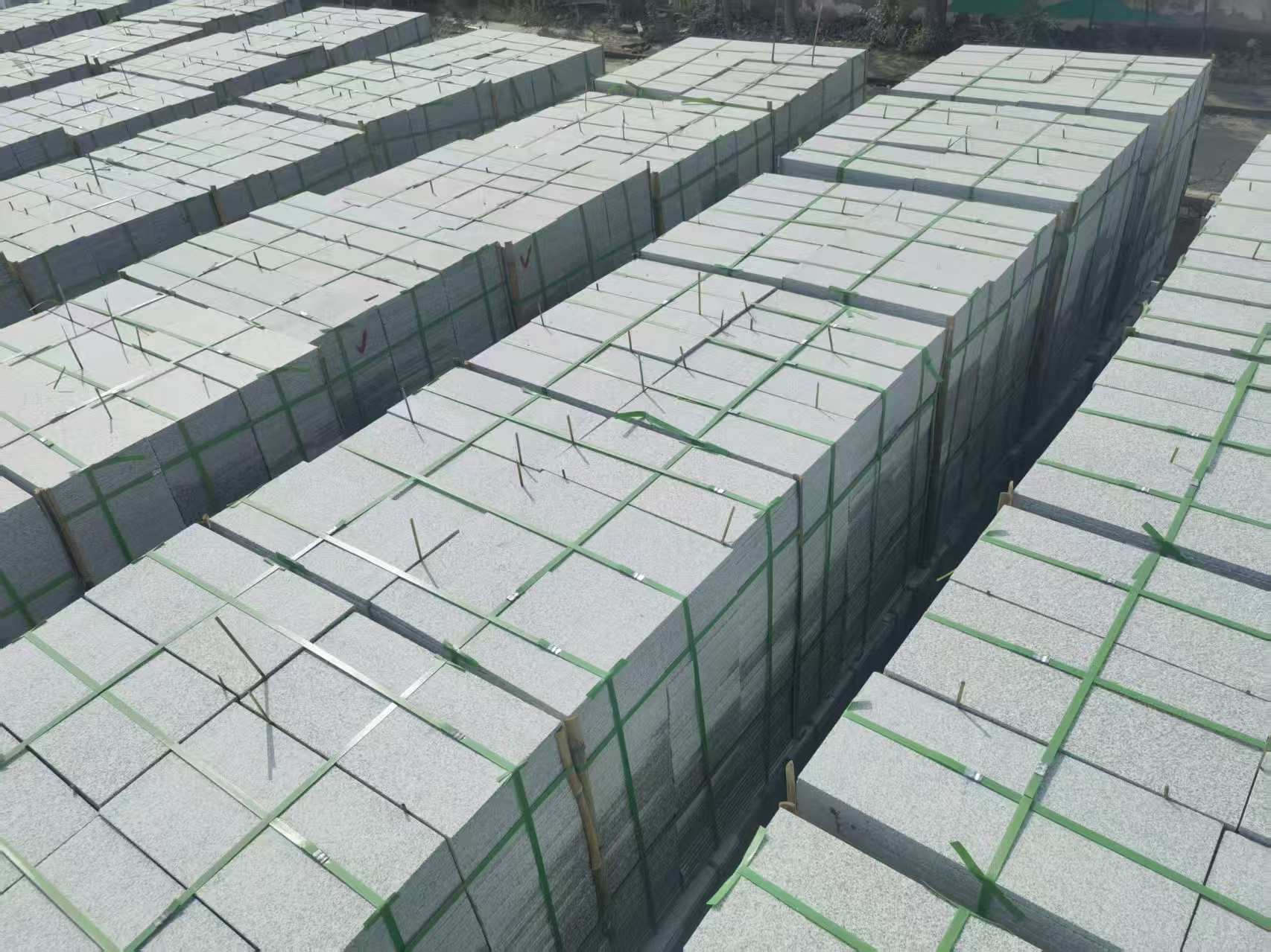 锦州 芝麻白1.8公分火烧300*600地铺，清仓大甩卖